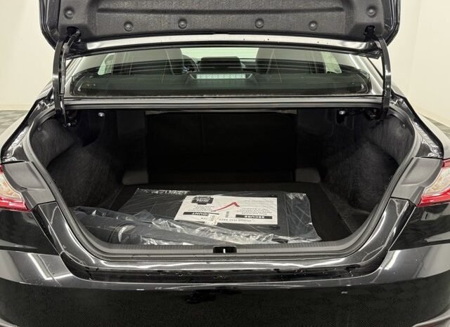 
								2026 Toyota Camry SE full									