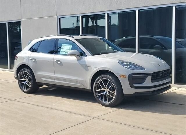 
								2026 Porsche Macan full									