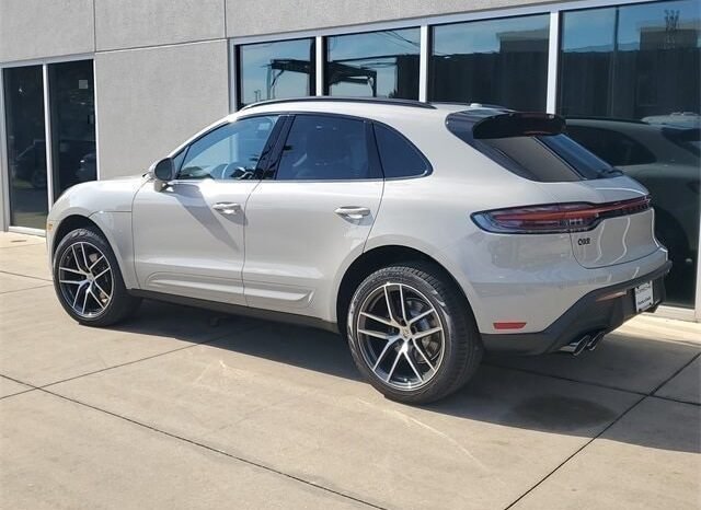 
								2026 Porsche Macan full									