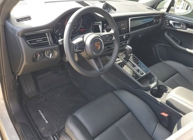 
								2026 Porsche Macan full									