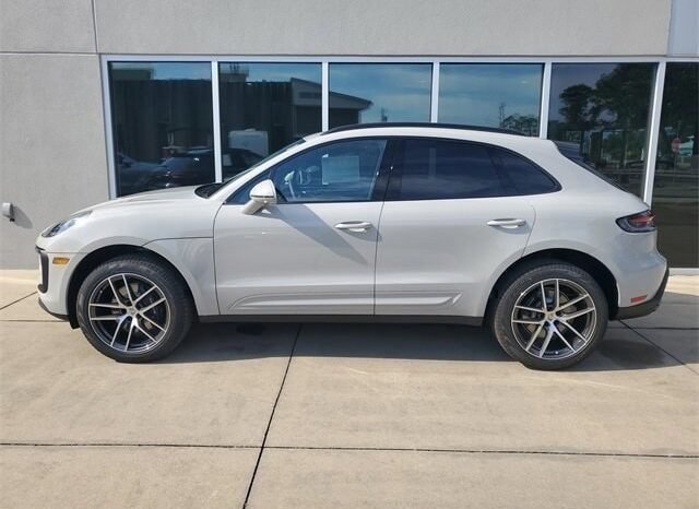 
								2026 Porsche Macan full									